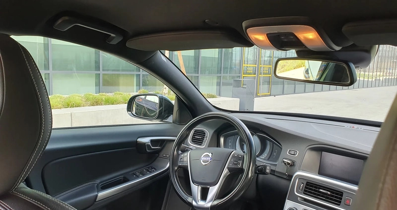 Volvo V60 cena 59900 przebieg: 166000, rok produkcji 2018 z Opole małe 529